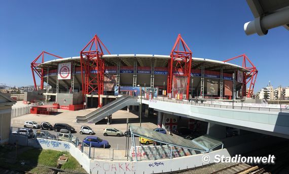 Bevor die FC Bayern-Fans am Stadio Georgios Karaiskáki in Piräus ankamen, gab es zwei Angriffe auf die Fans des deutschen Rekordmeisters.<br />Bild: Stadionwelt“><figcaption>Bevor die FC Bayern-Fans am Stadio Georgios Karaiskáki in Piräus ankamen, gab es zwei Angriffe auf die Fans des deutschen Rekordmeisters.<br />Bild: Stadionwelt</figcaption></figure>
            </div>

                    </article>

                <section class=