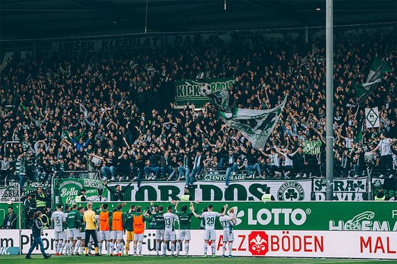 Für das Derby gegen Nürnberg wurde mehreren Fürther Fans ein Betretungsverbot angedroht.<br />    <button type=