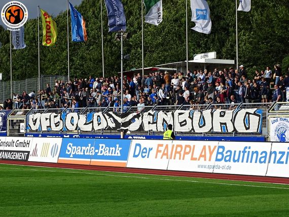 VfB Oldenburg-Fans suchen neue Räumlichkeiten für eine Fananlaufstelle.<br />Bild: Unterwegs in Sachen Fussball – www.uisf.de”><figcaption>VfB Oldenburg-Fans suchen neue Räumlichkeiten für eine Fananlaufstelle.<br />Bild: Unterwegs in Sachen Fussball – www.uisf.de</figcaption></figure>
<figure><img decoding=