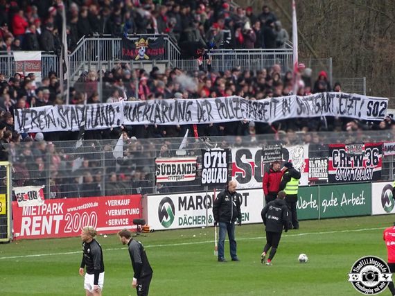 Spruchband des Schwabensturms in Sandhausen.<br />Bild: timo0711.blogspot.de”><figcaption>Spruchband des Schwabensturms in Sandhausen.<br />Bild: timo0711.blogspot.de</figcaption></figure>
<figure><img decoding=