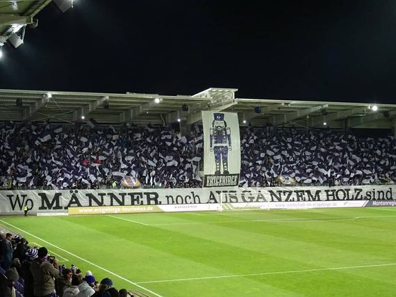 Die Choreografie der Erzbrigade.<br />Bild: dieser_littmann”><figcaption>Die Choreografie der Erzbrigade.<br />Bild: dieser_littmann</figcaption></figure>
<figure><img decoding=