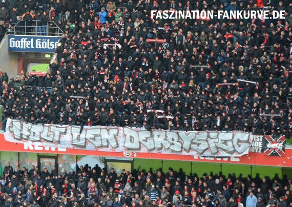 Botschaft der Bayer 04-Fans in Richtung der eigenen Mannschaft.<br />Bild: Faszination Fankurve”><figcaption>Botschaft der Bayer 04-Fans in Richtung der eigenen Mannschaft.<br />Bild: Faszination Fankurve</figcaption></figure>
<figure><img decoding=