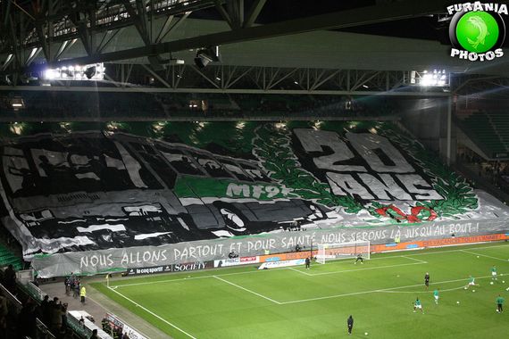 Der 2. Teil der Choreografie.<br />Bild: furania-photos.fr“><figcaption>Der 2. Teil der Choreografie.<br />Bild: furania-photos.fr</figcaption></figure>
<figure><img decoding=