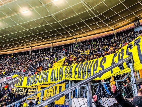 Der 1. Teil des Spruchs.<br />Bild: saison_tagebuch”><figcaption>Der 1. Teil des Spruchs.<br />Bild: saison_tagebuch</figcaption></figure>
<figure><img decoding=