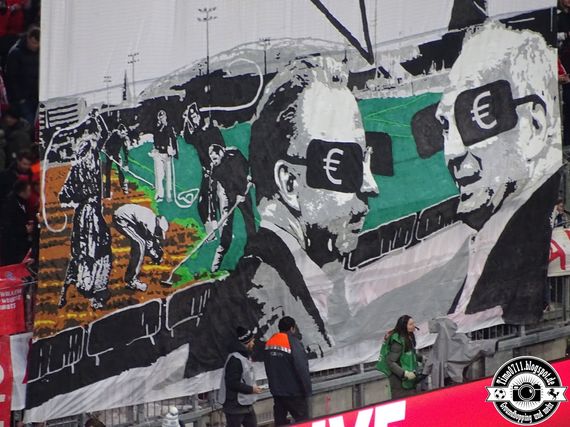 Hoeneß und Rummenigge beim Thema Katar mit Scheuklappen dargestellt.<br />Bild: timo0711.blogspot.de”><figcaption>Hoeneß und Rummenigge beim Thema Katar mit Scheuklappen dargestellt.<br />Bild: timo0711.blogspot.de</figcaption></figure>
<figure><img decoding=