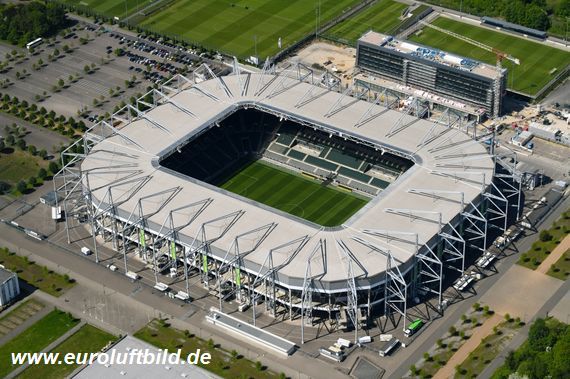 Das ursprünglich für heute angesetzte Derby im Borussia-Park wurde abgesagt.<br />Bild: Euroluftbild.de”><figcaption>Das ursprünglich für heute angesetzte Derby im Borussia-Park wurde abgesagt.<br />Bild: Euroluftbild.de</figcaption></figure>
                </div>
                
                <!-- YouTube (Meta-Feld) -->
                
            </div>
        </article>

                <script>
        (function() {
            var root = document.querySelector('.ff-single-news-gallery');
            if (!root) return;
            var slides = root.querySelectorAll('.ff-single-news-gallery-slide');
            var dots = root.querySelectorAll('.ff-single-news-gallery-dot');
            var prev = root.querySelector('.ff-single-news-gallery-prev');
            var next = root.querySelector('.ff-single-news-gallery-next');
            var n = slides.length;
            if (n < 2) return;
            var i = 0;
            function closeAllImgInfo() {
                root.querySelectorAll('.ff-fv-img-info-host.is-info-open').forEach(function(host) {
                    host.classList.remove('is-info-open');
                    var b = host.querySelector('.ff-fv-img-info-btn');
                    var p = host.querySelector('.ff-fv-img-info-panel');
                    if (b) b.setAttribute('aria-expanded', 'false');
                    if (p) p.setAttribute('aria-hidden', 'true');
                });
            }
            function show(idx) {
                closeAllImgInfo();
                i = ((idx % n) + n) % n;
                for (var s = 0; s < n; s++) {
                    if (s === i) slides[s].removeAttribute('hidden'); else slides[s].setAttribute('hidden', '');
                }
                for (var s = 0; s < dots.length; s++) {
                    dots[s].classList.toggle('is-active', s === i);
                    dots[s].setAttribute('aria-selected', s === i ? 'true' : 'false');
                }
            }
            if (prev) prev.addEventListener('click', function() { show(i - 1); });
            if (next) next.addEventListener('click', function() { show(i + 1); });
            for (var d = 0; d < dots.length; d++) {
                (function(di) { dots[di].addEventListener('click', function() { show(di); }); })(d);
            }
        })();
        </script>
        
        <!-- Kommentare -->
                <section class=