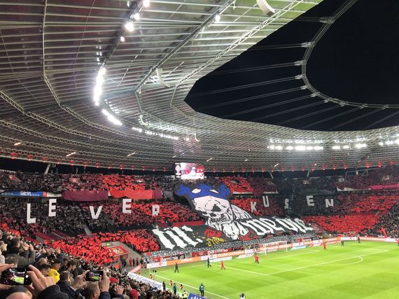 Die Choreografie in der Nordkurve.<br />Bild: Faszination Fankurve”><figcaption>Die Choreografie in der Nordkurve.<br />Bild: Faszination Fankurve</figcaption></figure>
<figure><img decoding=