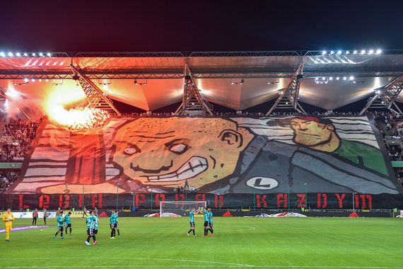 Die Choreografie der Legia-Fans.<br />Bild: legionisci.com“><figcaption>Die Choreografie der Legia-Fans.<br />Bild: legionisci.com</figcaption></figure>
<figure><img decoding=