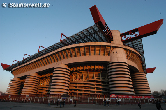 In Mailand wird unter Ausschluss der Öffentlichkeit gespielt.<br />Bild: Stadionwelt“><figcaption>In Mailand wird unter Ausschluss der Öffentlichkeit gespielt.<br />Bild: Stadionwelt</figcaption></figure>
            </div>

                    </article>

                <section class=