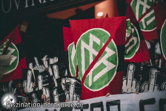 Der Fanszenen Deutschland-Zusammenschluss fordert Reformen im deutschen Fußball und zwar nicht nur in der Bundesliga.<br />Bild: Faszination-Nordkurve.de”><figcaption>Der Fanszenen Deutschland-Zusammenschluss fordert Reformen im deutschen Fußball und zwar nicht nur in der Bundesliga.<br />Bild: Faszination-Nordkurve.de</figcaption></figure>
<figure><img decoding=