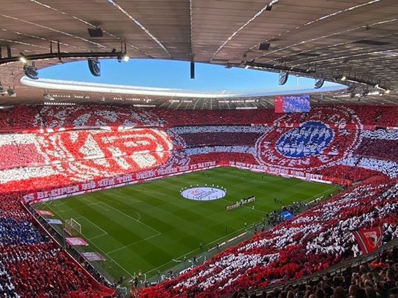 Die Choreografie beim Heimspiel gegen Augsburg.<br />Bild: steph23ri”><figcaption>Die Choreografie beim Heimspiel gegen Augsburg.<br />Bild: steph23ri</figcaption></figure>
<figure><img decoding=