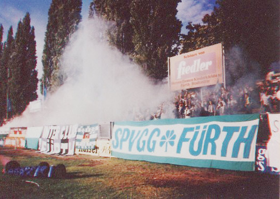 In der 3. und 4. Ausgabe vom Kleeblattecho geht es um die Anfänge der Ultrakultur in Fürth. Bild: spvgg-fuerth.com