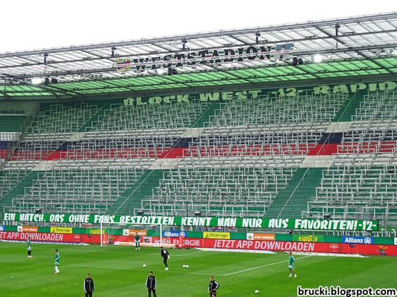 Das Spruchband vorm Block West beim Geisterspiel gegen den Wolfsberger AC<br />Bild: brucki.blogspot.com“><figcaption>Das Spruchband vorm Block West beim Geisterspiel gegen den Wolfsberger AC<br />Bild: brucki.blogspot.com</figcaption></figure>
<figure><img decoding=