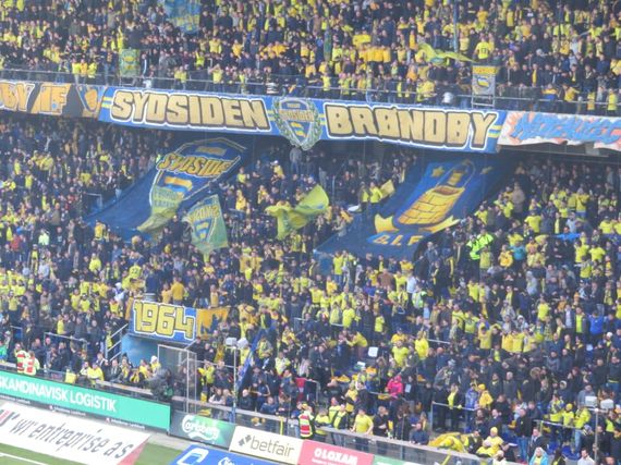 Am Sonntag um 18:00 Uhr steht das Derby Brøndby IF gegen den FC Kopenhagen an.<br />Bild: traveler_rv“><figcaption>Am Sonntag um 18:00 Uhr steht das Derby Brøndby IF gegen den FC Kopenhagen an.<br />Bild: traveler_rv</figcaption></figure>
            </div>

                    </article>

                <section class=