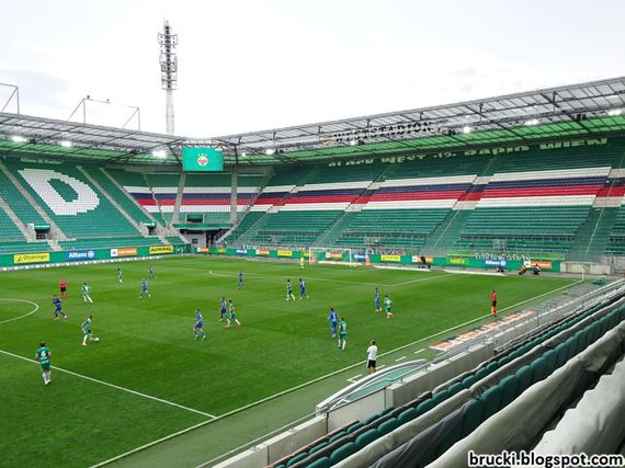 Die aktive Fanszene von Rapid Wien bleibt dem Weststadion weiter fern.<br />Bild: brucki.blogspot.com“><figcaption>Die aktive Fanszene von Rapid Wien bleibt dem Weststadion weiter fern.<br />Bild: brucki.blogspot.com</figcaption></figure>
<figure><img decoding=