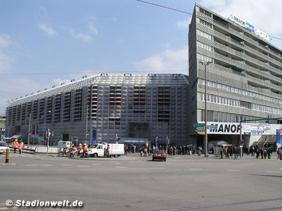 Die Fanszene des FC Basel will sich am Samstag ab 20 Uhr im Umfeld des Stadions versammeln.<br />Bild: Stadionwelt“><figcaption>Die Fanszene des FC Basel will sich am Samstag ab 20 Uhr im Umfeld des Stadions versammeln.<br />Bild: Stadionwelt</figcaption></figure>
            </div>

                    </article>

                <section class=