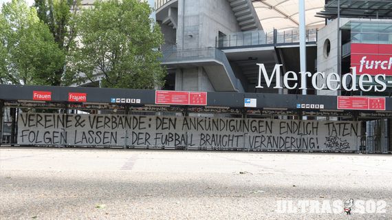 Spruchband der Schabensturm Ultras am Neckarstadion. Bild: schwabensturm02.net
