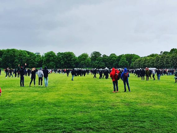 Auch auf der Jahnwiese ging die Polizei noch gegen FC-Fans vor. Bild: Senfkutte