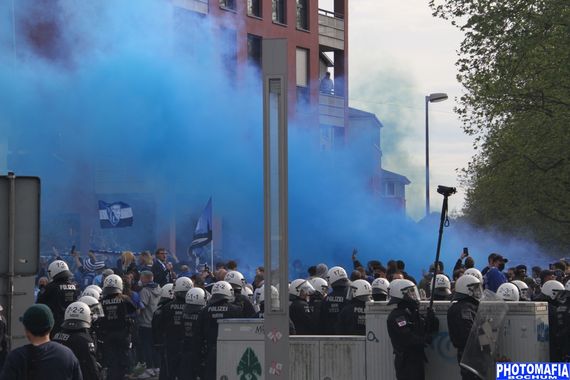 Tausende VfL Bochum-Fans feierten auf der Castroper Straße. Bild: Photomafia-Bochum.de