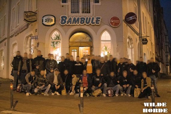 Kölner Ultras in der Nacht vorm Spiel in Kiel. Bild: WH96.de