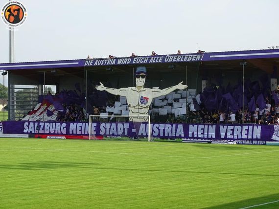 Die Choreografie in der Curva Viola.<br />Bild: Unterwegs in Sachen Fussball – www.uisf.de“><figcaption>Die Choreografie in der Curva Viola.<br />Bild: Unterwegs in Sachen Fussball – www.uisf.de</figcaption></figure>
            </div>

                    </article>

                <section class=