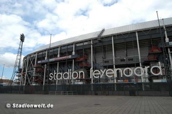 Hunderte Union-Fans verpasste heute Teile des Spiels im De Kuip.<br />Symbolbild: Stadionwelt“><figcaption>Hunderte Union-Fans verpasste heute Teile des Spiels im De Kuip.<br />Symbolbild: Stadionwelt</figcaption></figure>
            </div>

                    </article>

                <section class=