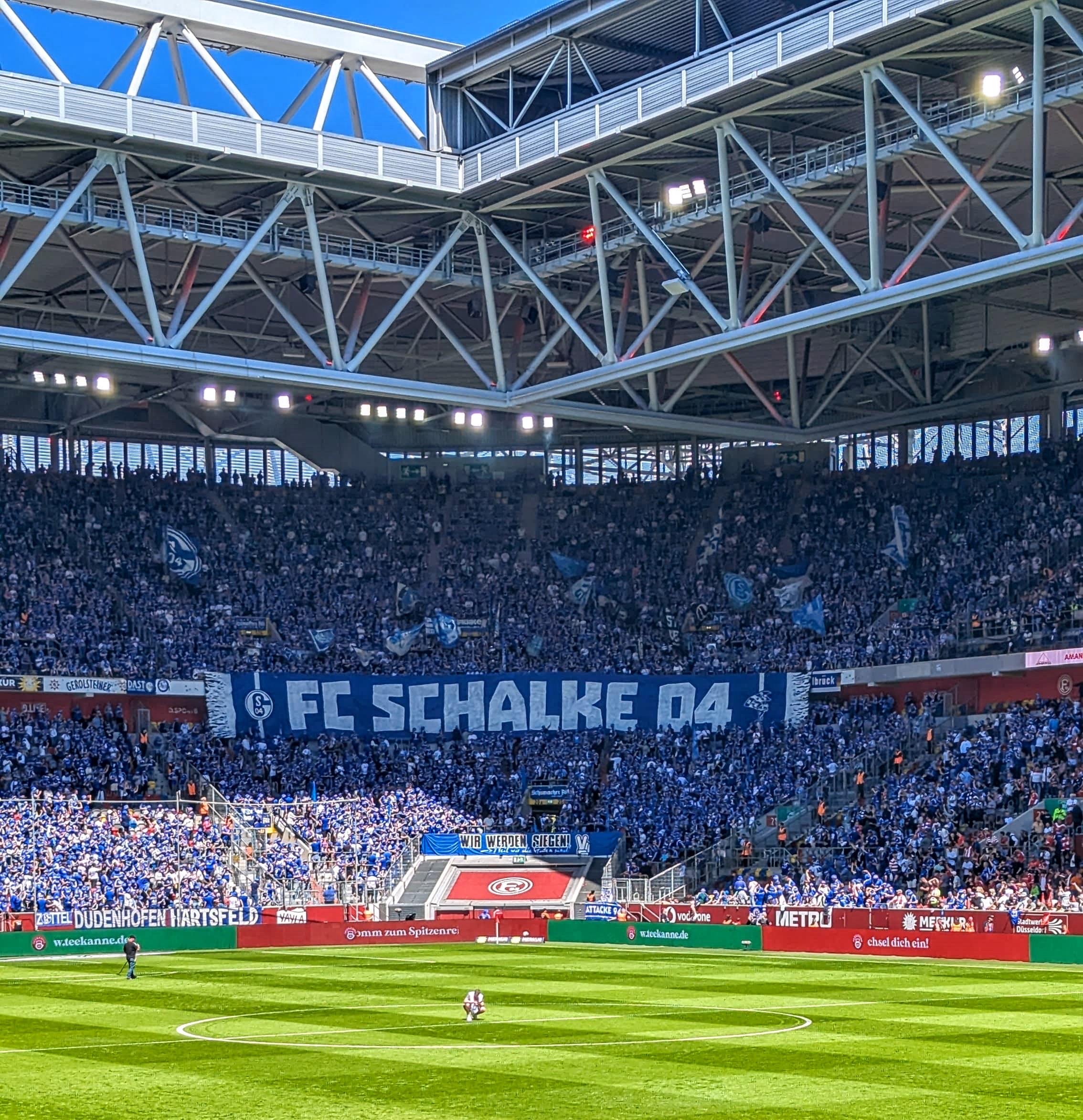 Gästefans | Fortuna Düsseldorf – FC Schalke 04 (10.05.2025) 2-0