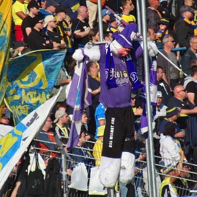 1. FC Lok Leipzig – FC Erzgebirge Aue 6:5 n.E. (4)