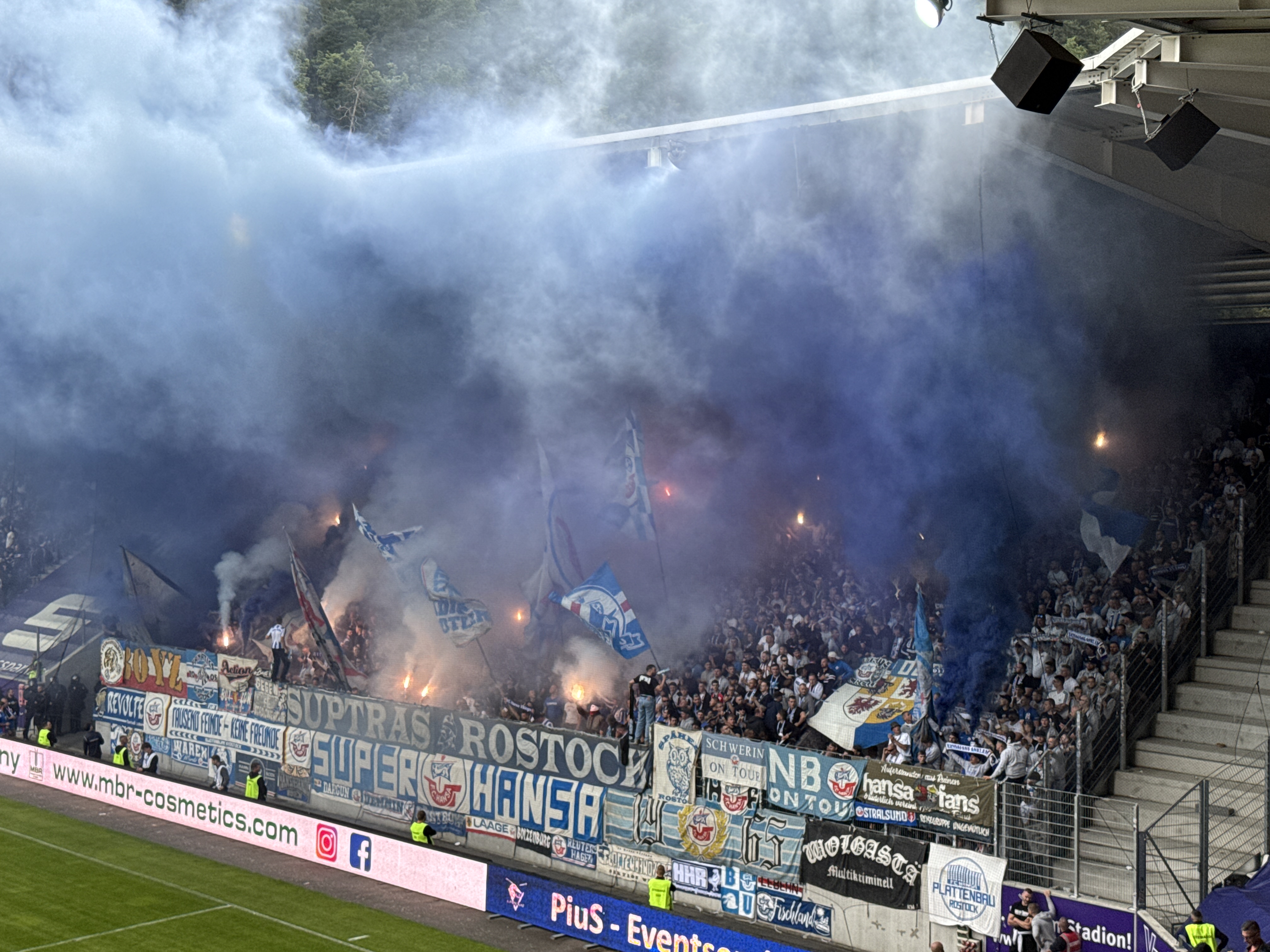 FC Erzgebirge Aue – FC Hansa Rostock 0-0 (16)