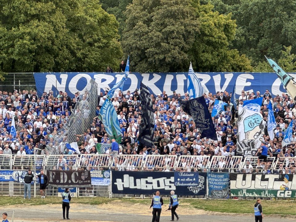 Gästefans | 1. FC Lokmotive Leipzig – FC Schalke 04 (17.08.2025) 0-1 n.V.