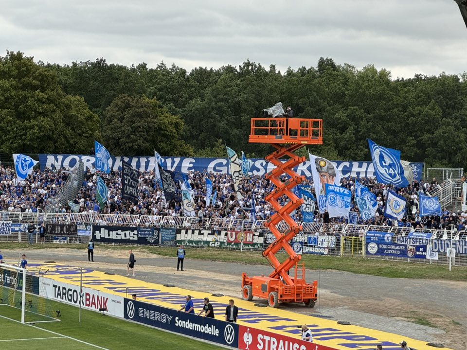 1. FC Lokmotive Leipzig – FC Schalke 04 0-1 n.V. (5)