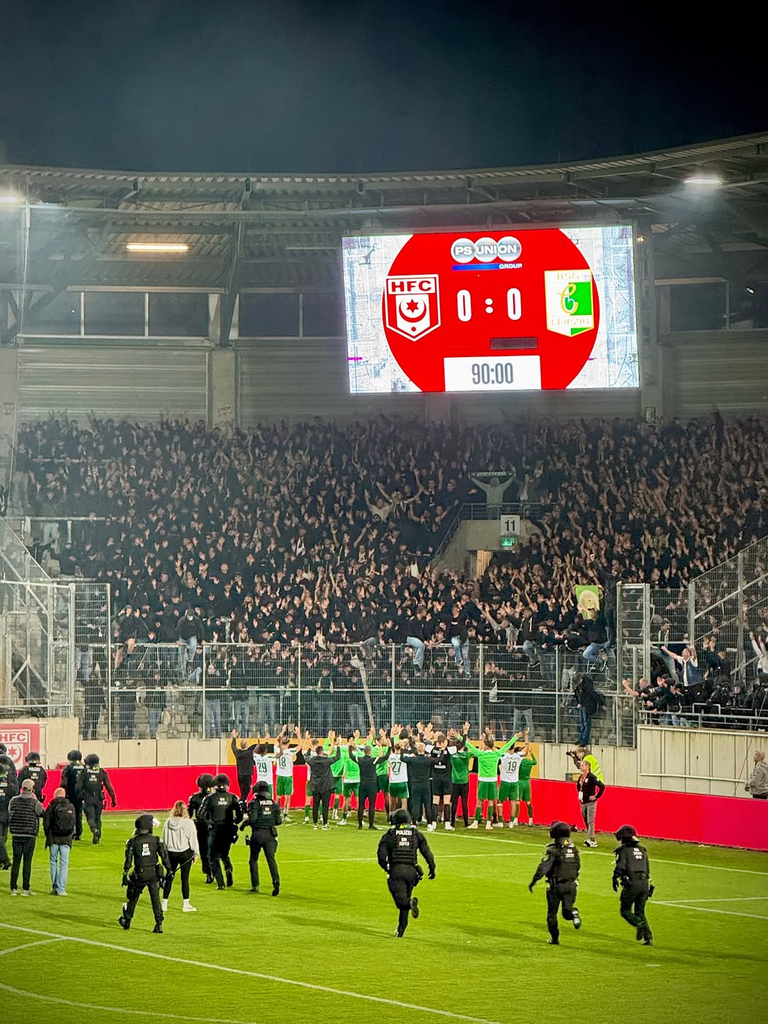 Hallescher FC – BSG Chemie Leipzig 0:0 (4)