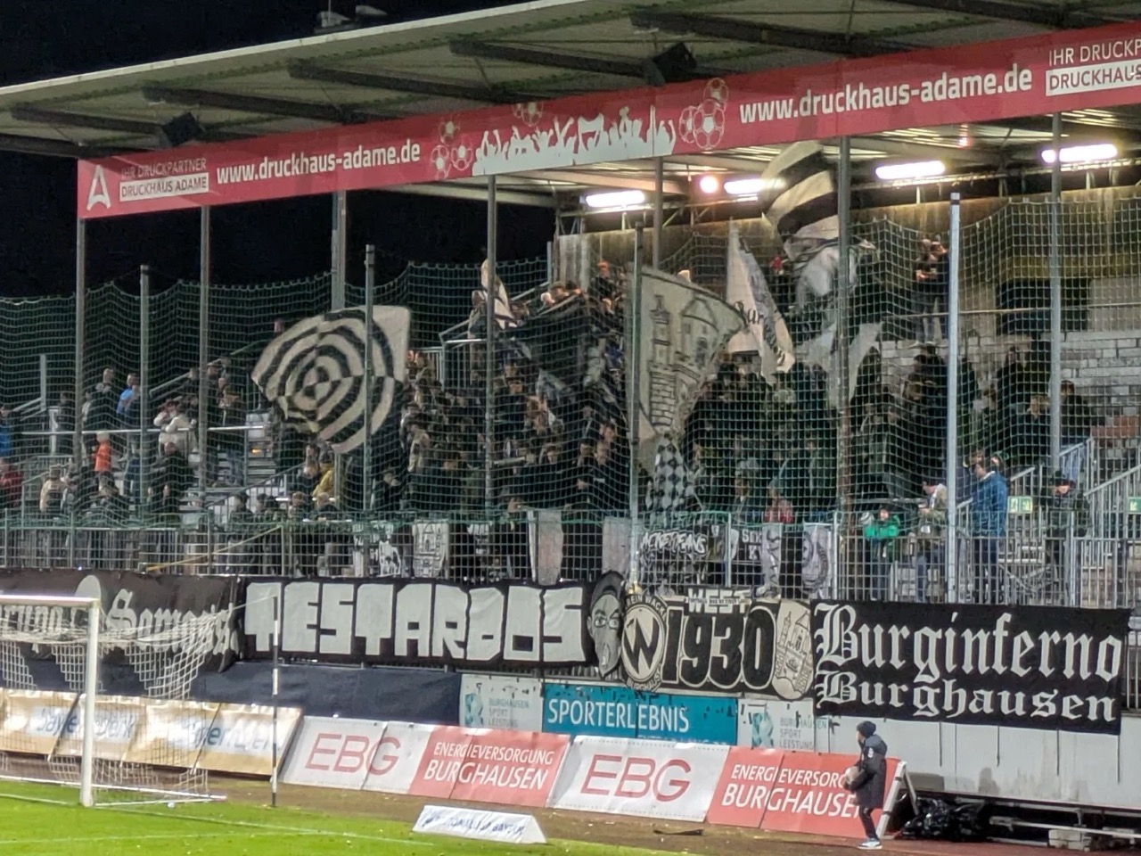 SV Wacker Burghausen – Würzburger Kickers 1:1 (6)