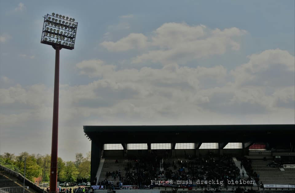 KFC Uerdingen – VfB Homberg 0-4 (25)