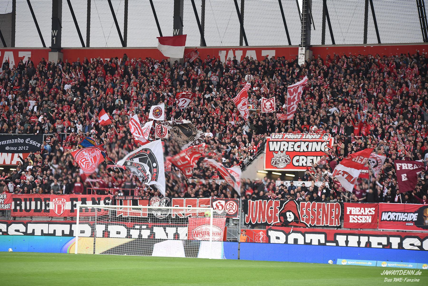 Heimfans | Rot-Weiss Essen –  FC Wegberg Beeck (29.04.2022) 3-1