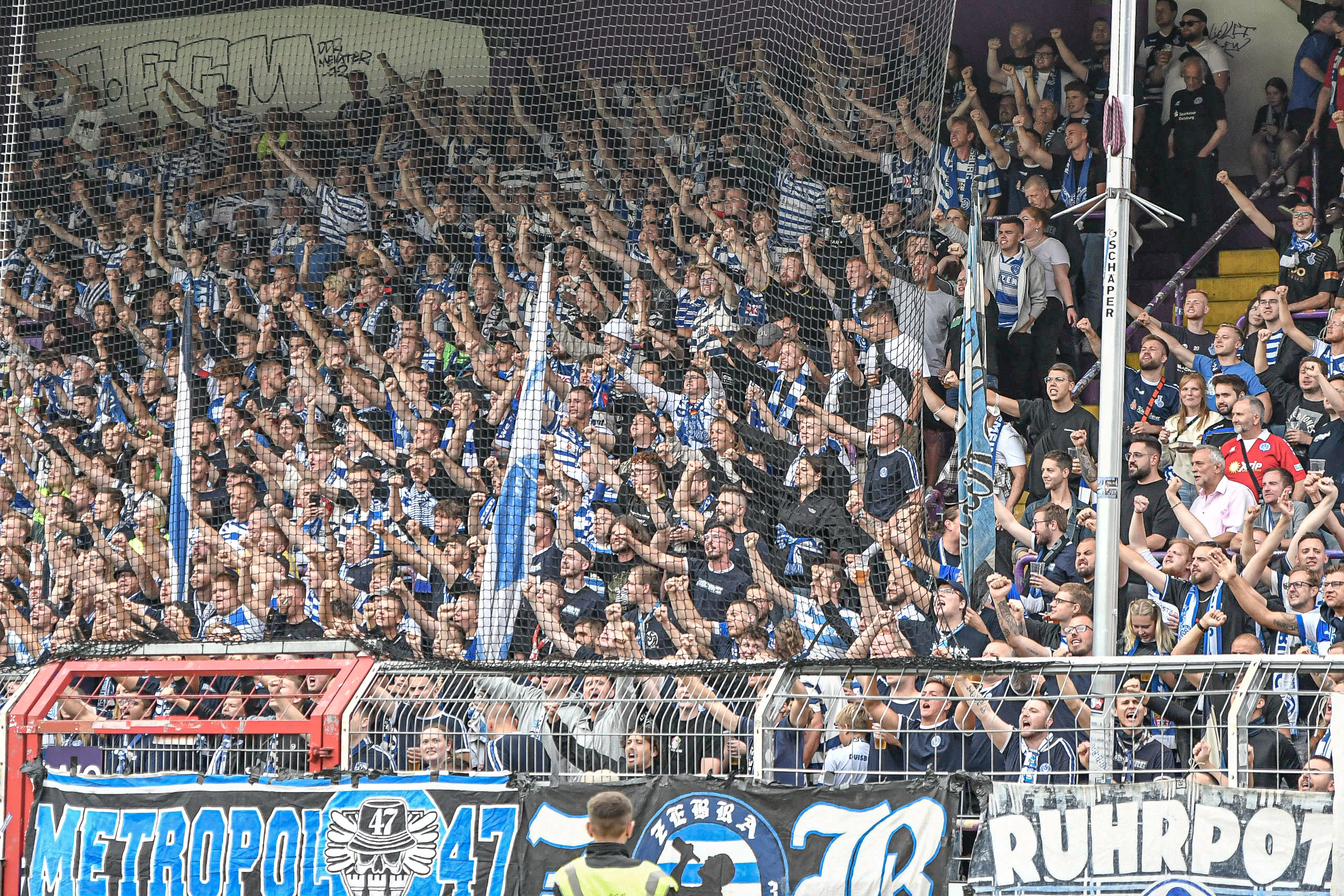 Gästefans | VfL Osnabrück – MSV Duisburg (22.07.2022) 1-0