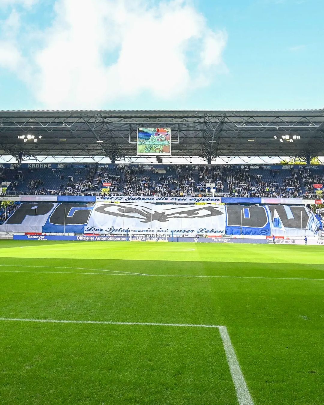 Heimfans | MSV Duisburg – Hallescher FC (01.10.2022) 1-0