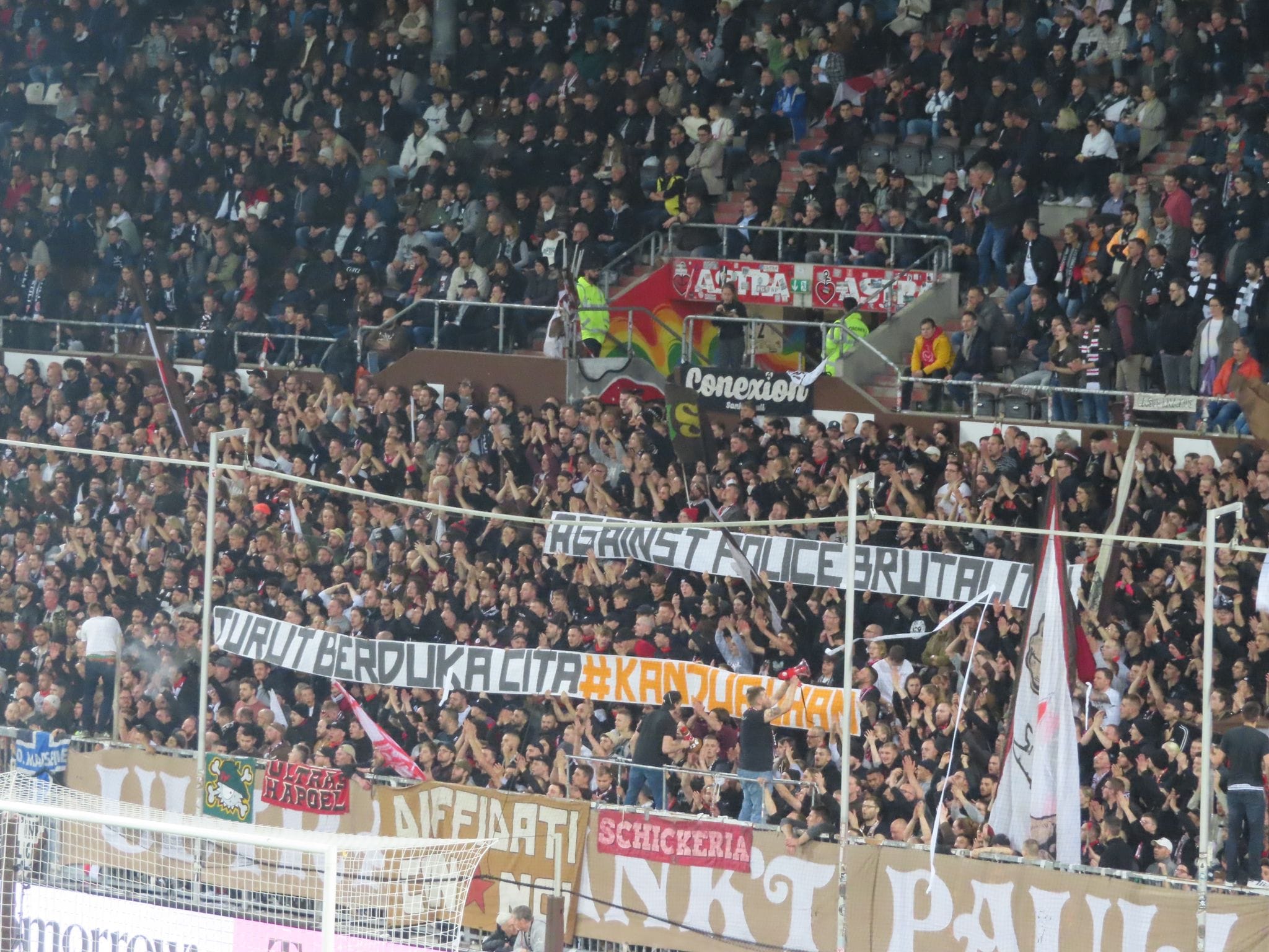 Heimfans | FC St. Pauli – Hamburger SV (14.10.2022) 3-0