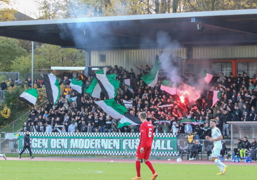 Borussia Mönchengladbach II – 1. FC Kaan-Marienborn 2-1 (6)