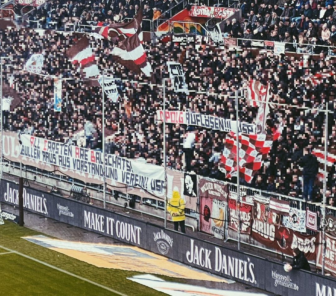 Heimfans | FC St. Pauli – 1. FC Kaiserslautern (12.02.2023) 1-0