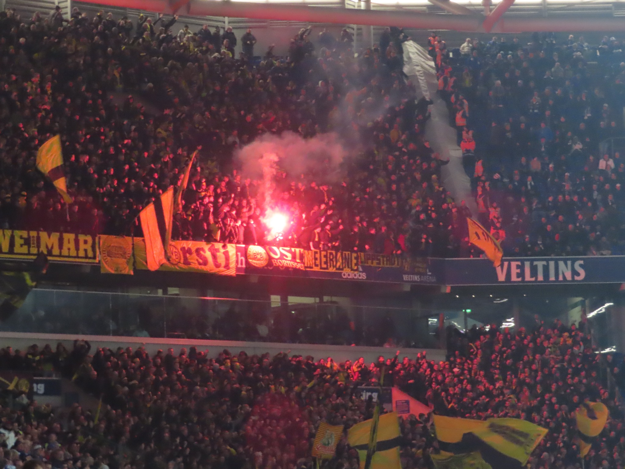 Gästefans | FC Schalke 04 – Borussia Dortmund (11.03.2023)