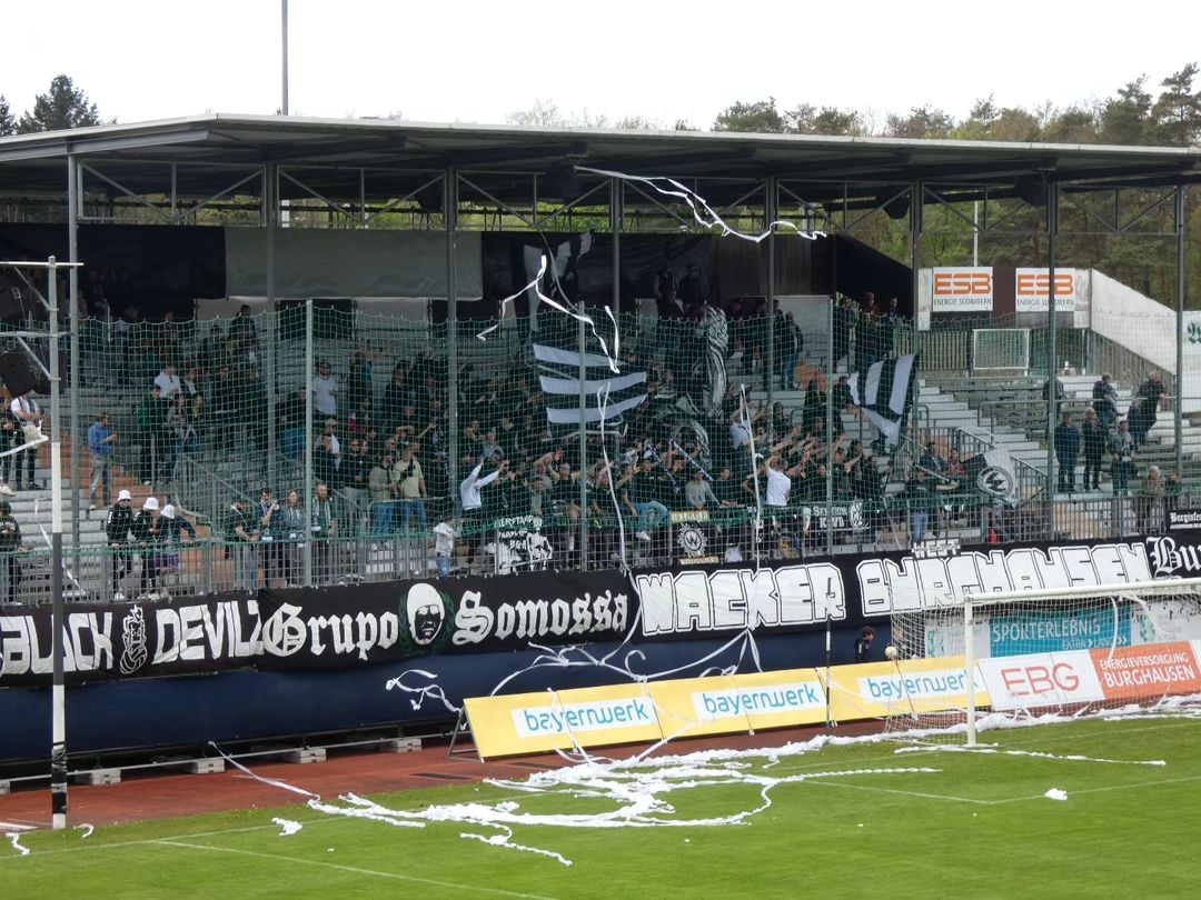 Wacker Burghausen – Würzburger Kickers 0-2 (3)
