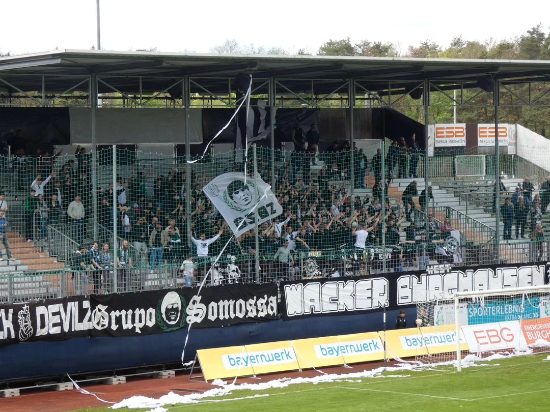 Wacker Burghausen – Würzburger Kickers 0-2 (4)