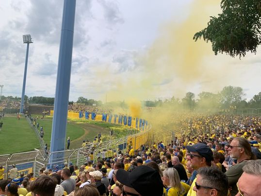 1. FC Lokomotive Leipzig – Eintracht Frankfurt 0-7 (8)
