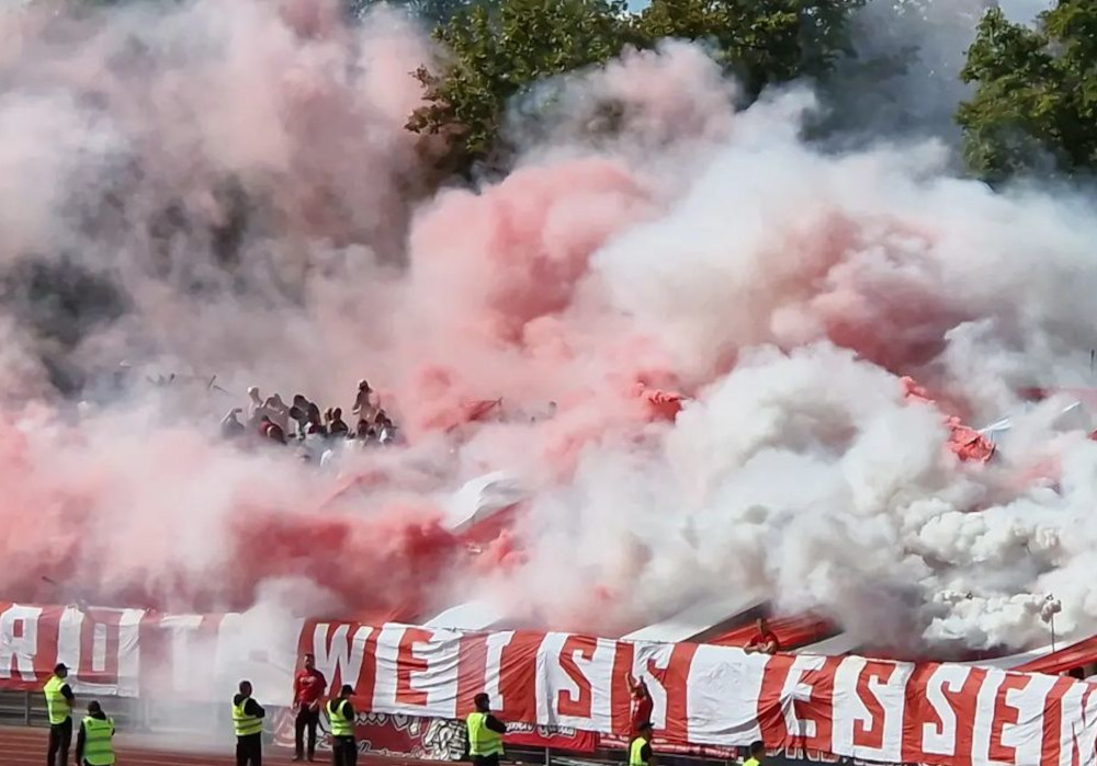 Gästefans | SSV Ulm – Rot-Weiß Essen (24.09.2023) 2-1