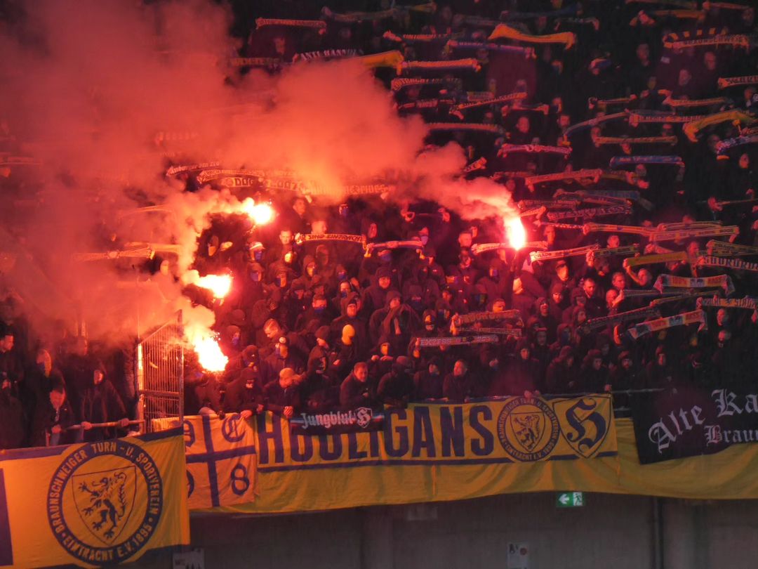 Hannover 96 – Eintracht Braunschweig 2-0 (50)