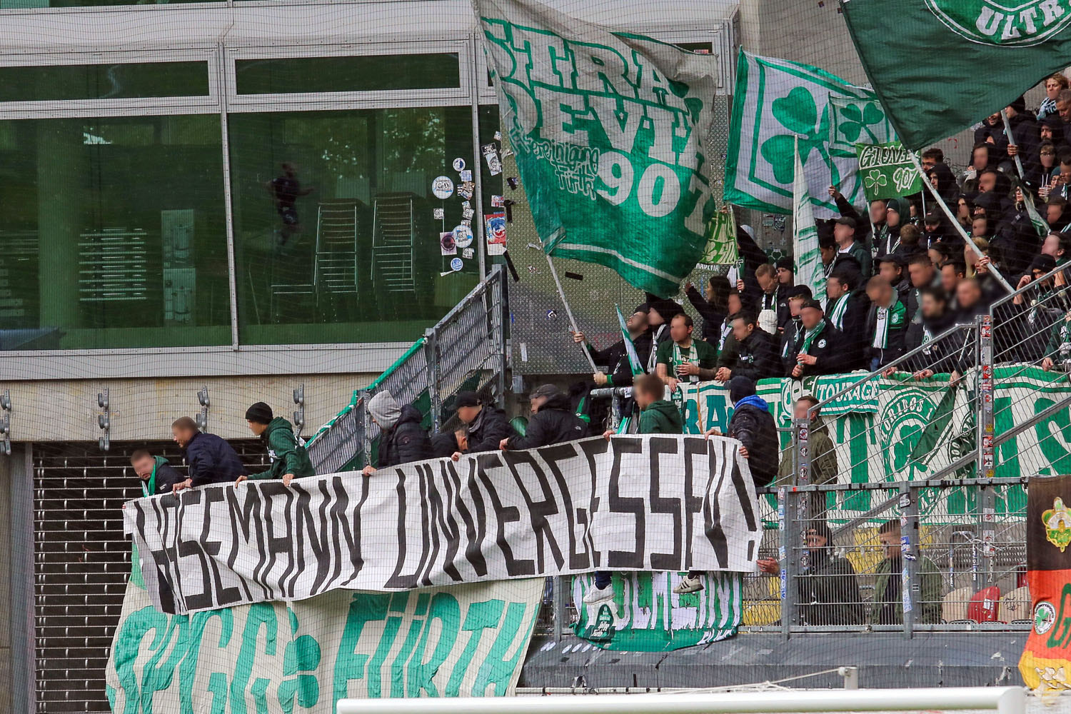 1. FC Kaiserslautern – SpVgg Fürth 0-2 (1)