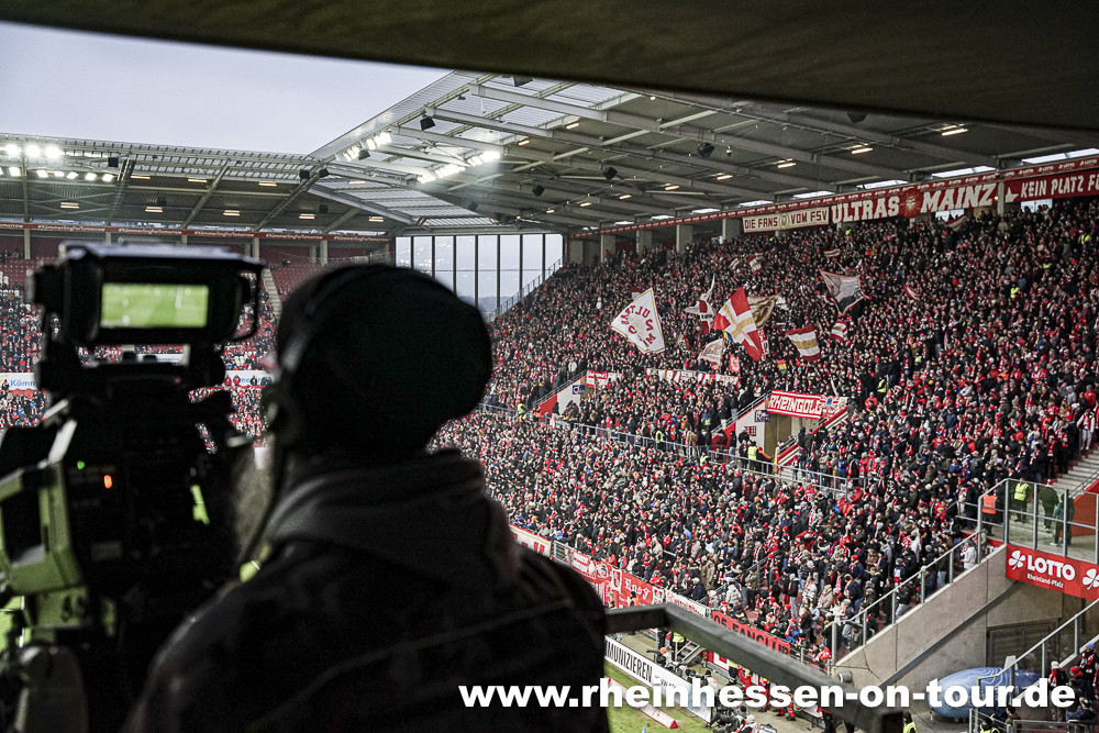 1. FSV Mainz 05 – VfL Wolfsburg 1-1 (16)