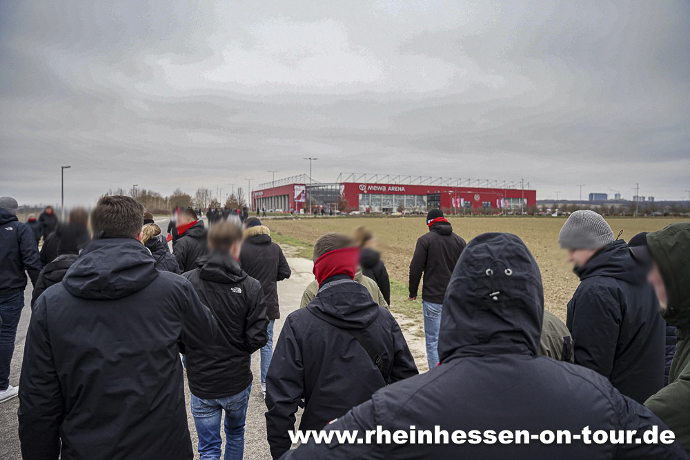 1. FSV Mainz 05 – VfL Wolfsburg 1-1 (22)