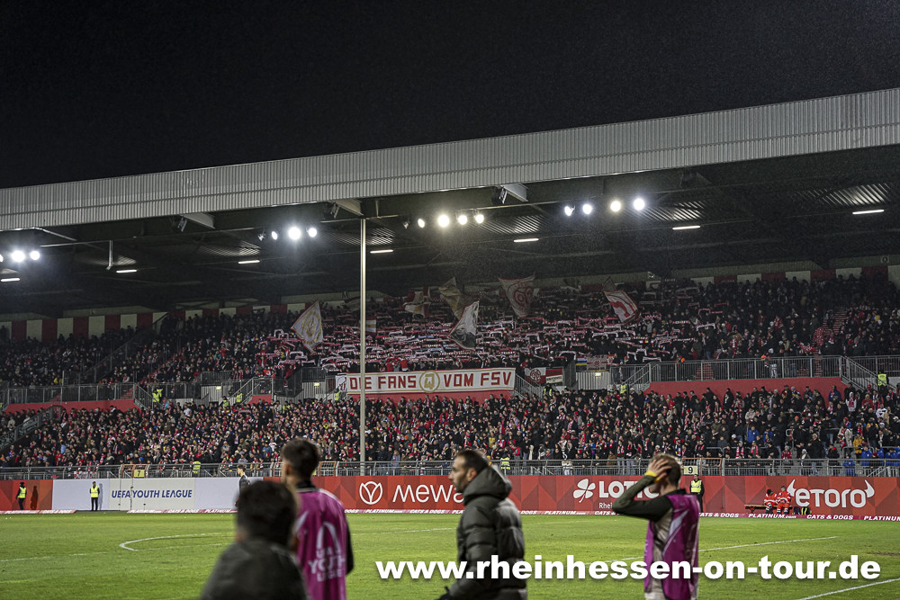 1. FSV Mainz 05 U19 – FC Barcelona U19 6:5 n.E. (8)